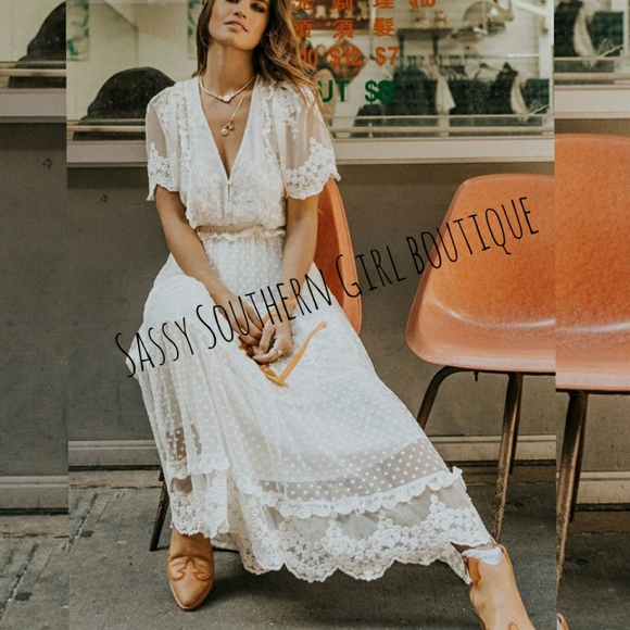 ⭐🆕 Boho White lace maxi dress - Picture 2 of 14